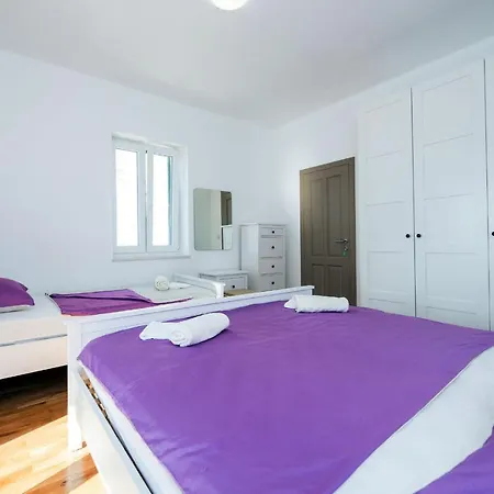 Roko Apartment *